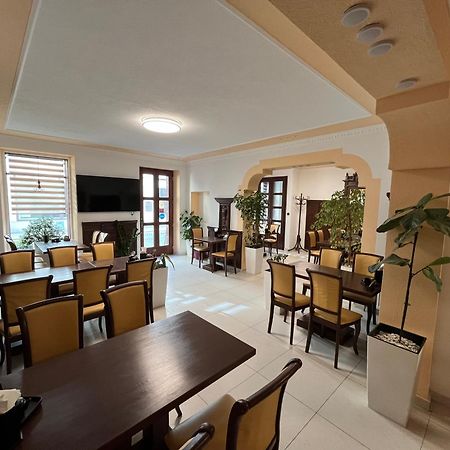 Bed and Breakfast Vt6 House & Restaurant Znojmo Esterno foto