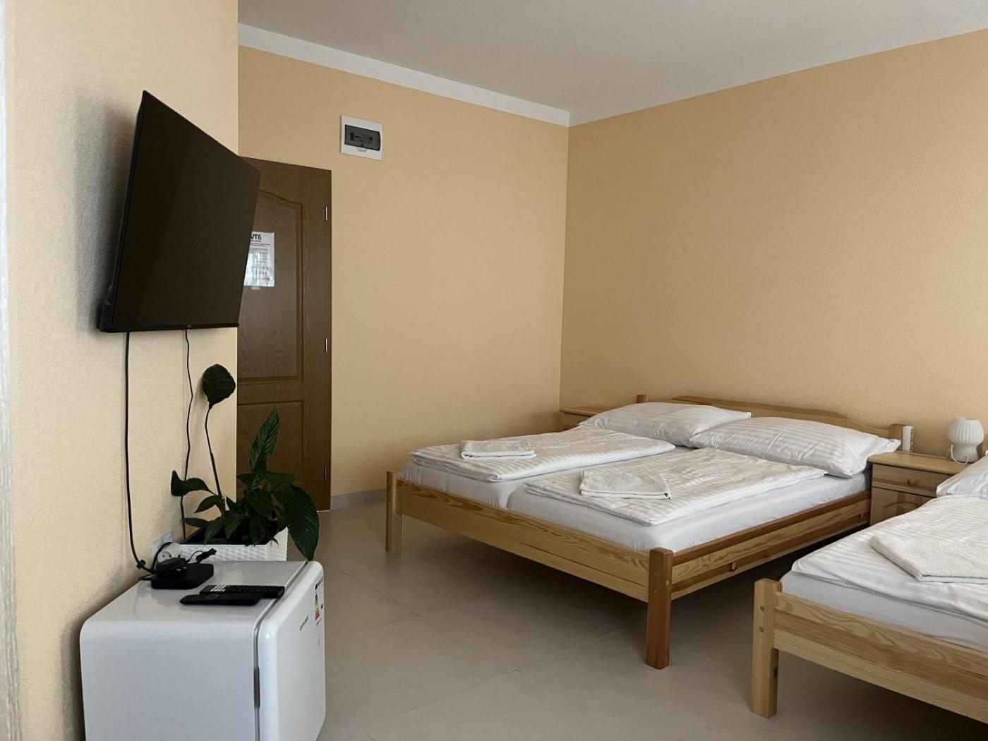Bed and Breakfast Vt6 House & Restaurant Znojmo Esterno foto