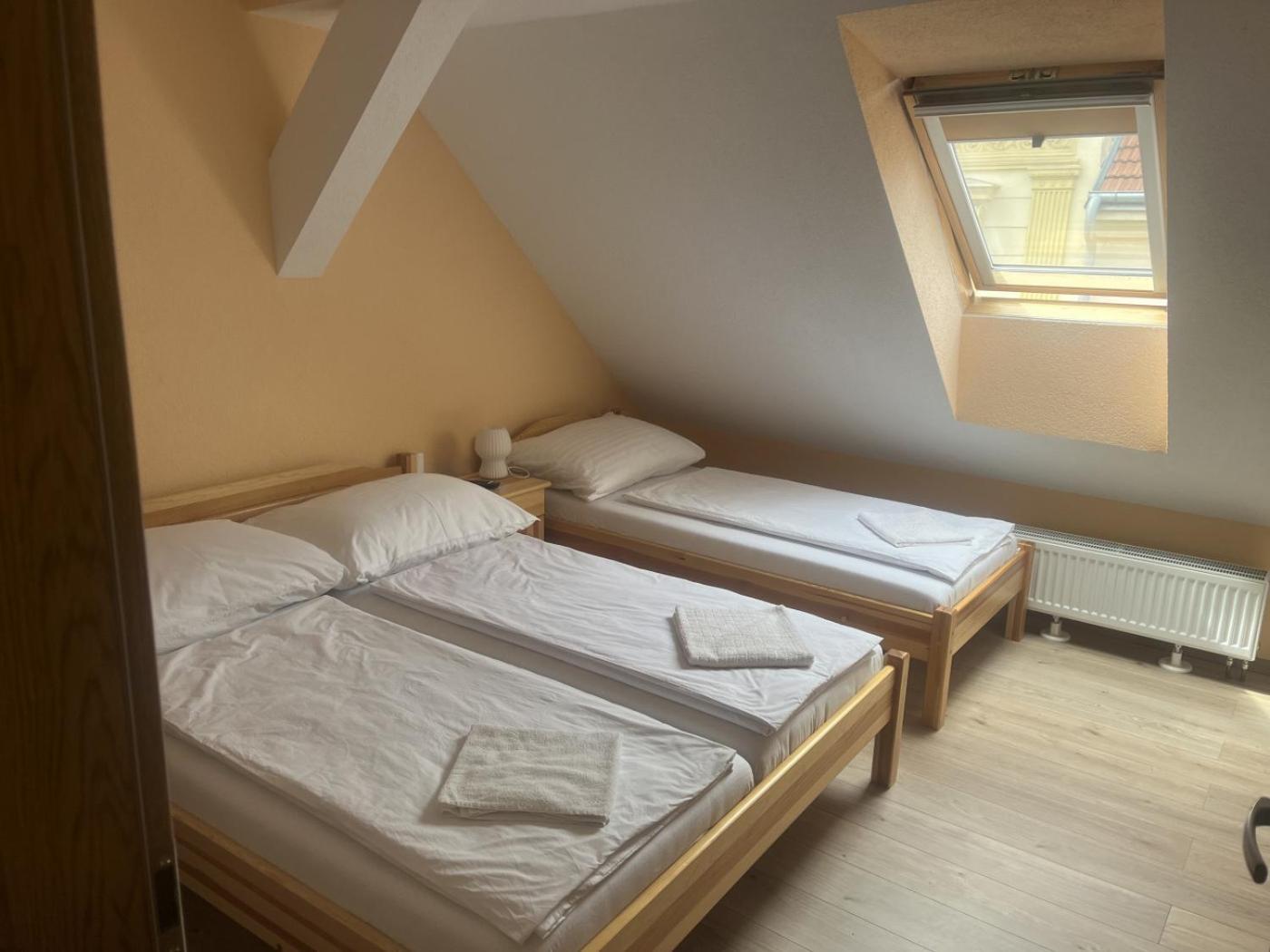 Bed and Breakfast Vt6 House & Restaurant Znojmo Esterno foto
