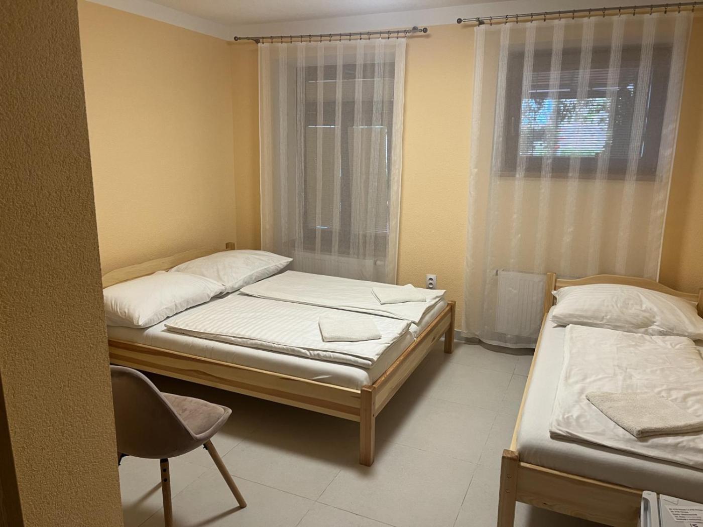 Bed and Breakfast Vt6 House & Restaurant Znojmo Esterno foto